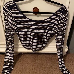 Long sleeve crop top